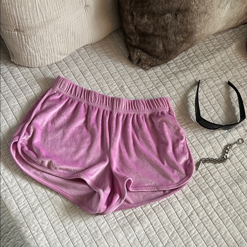 Juicy Y2k velour pull on logo retro booty shorts light purple small
